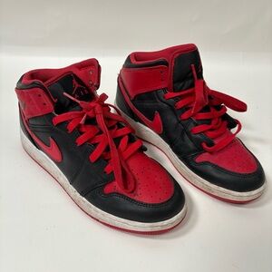 Nike Jordan Mid Top Lace Up Sneakers Shoes Youth 5Y black Red Kids Boys